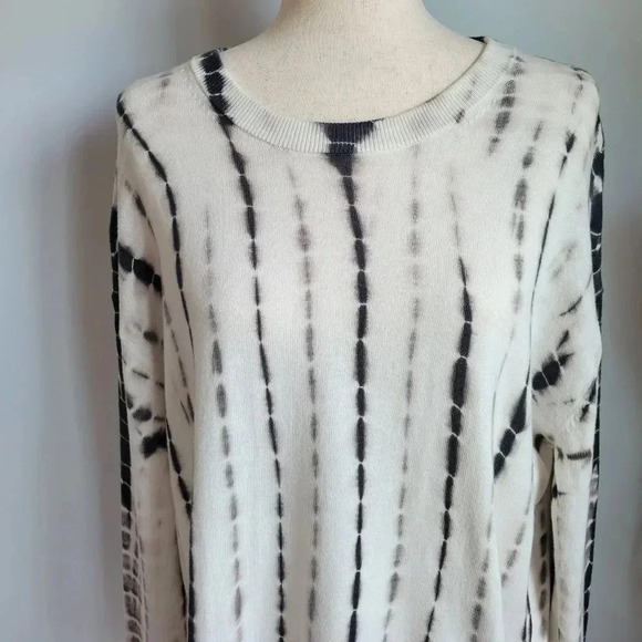 Lululemon, Crewneck Linear Tie Dye Grey Multi Pullover Sweater, Size 8 - Picture 4 of 13